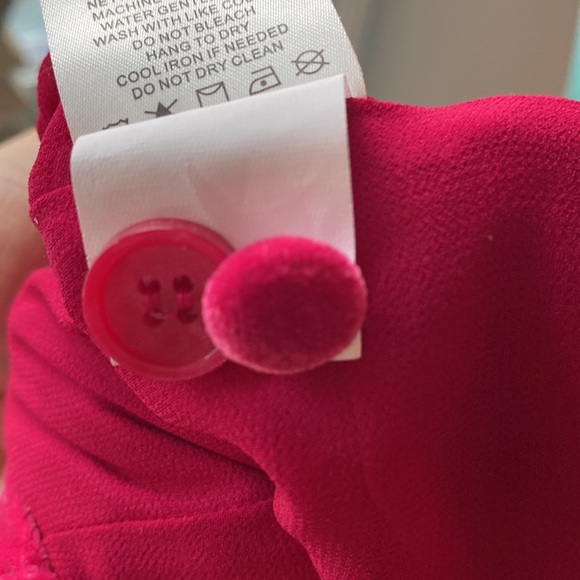 New Rachael Zoe Red velvet crop smocked button front tank size M💕✨ - Picture 6 of 10